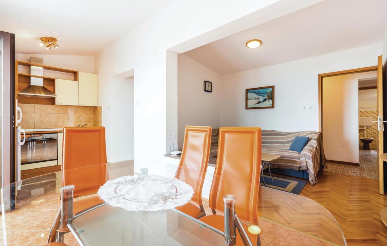 Cozy Apartment In Novi Vinodolski With Kitchen Eksteriør billede