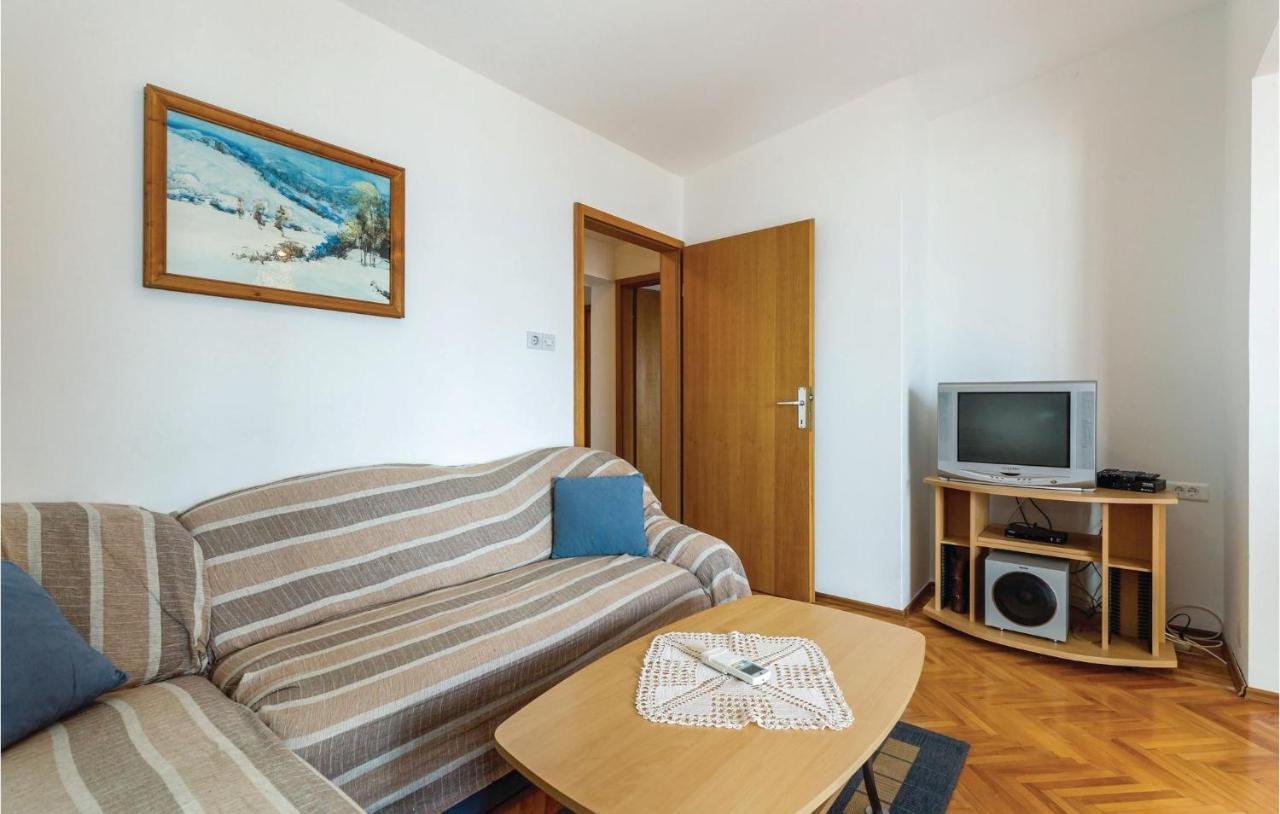 Cozy Apartment In Novi Vinodolski With Kitchen Eksteriør billede