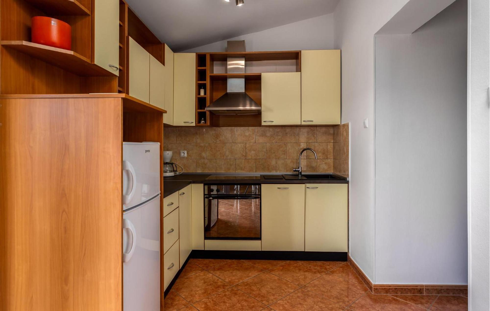 Cozy Apartment In Novi Vinodolski With Kitchen Eksteriør billede